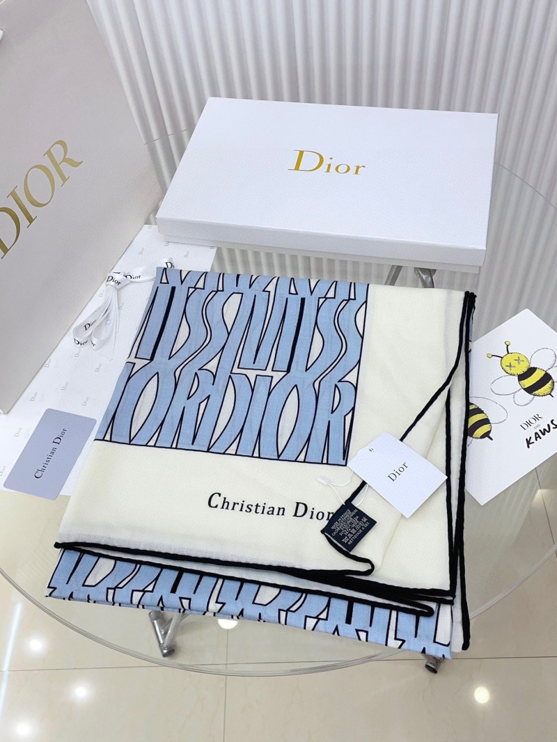 CHRISTIAN DIOR